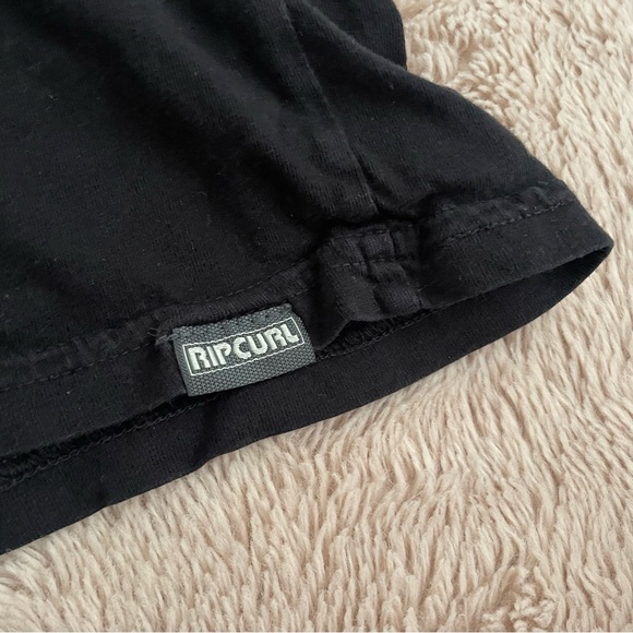 RipCurl Graphic Tee - Picture 2 of 5